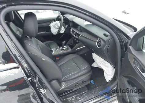 2023 Alfa Romeo Stelvio Ti Awd z USA, uszkodzony, nr VIN ZASPAKBN4P7D57061